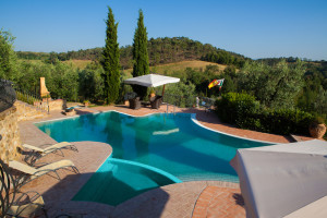 Piscina nel chianti dell'agriturismo Sornano