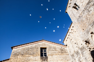 Palloncini nel cielo di Badia a Isola Monteriggioni